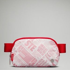 Lululemon NWT Everywhere Belt Bag *Manifesto Print